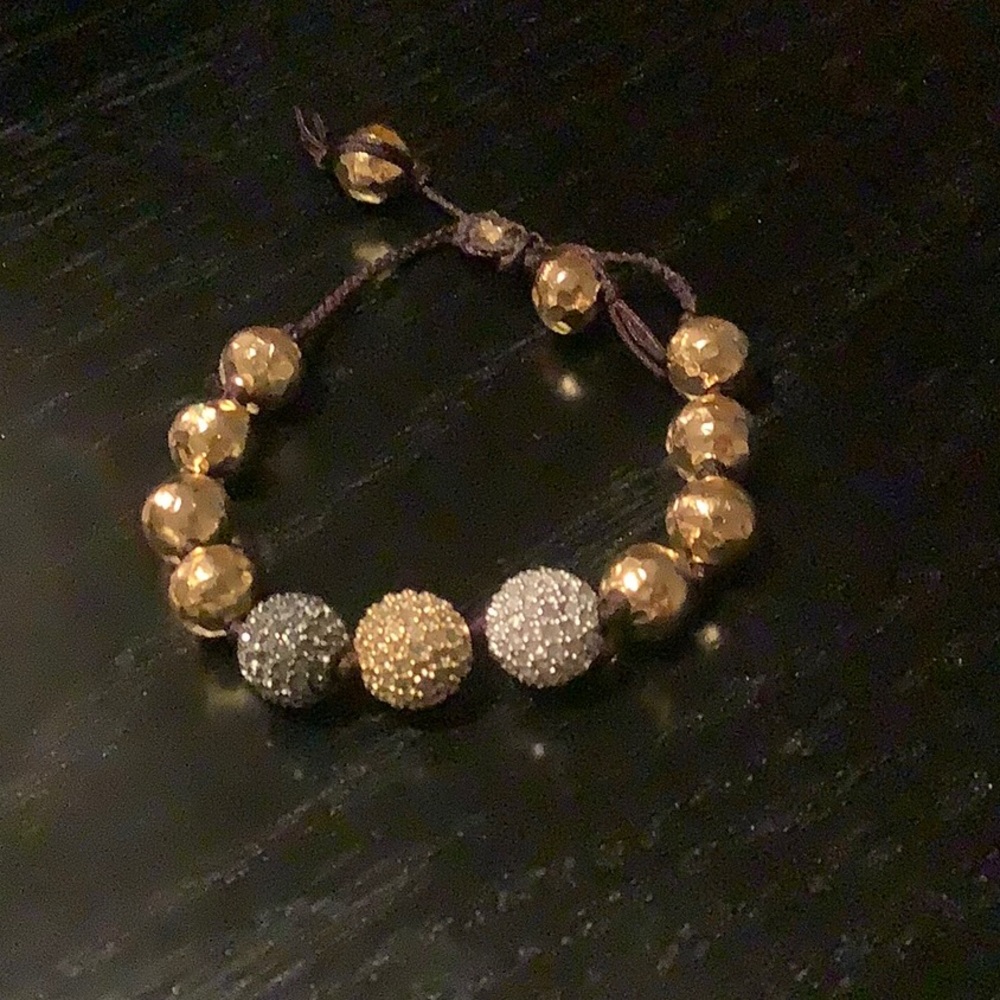 Adjustable bead bracelet